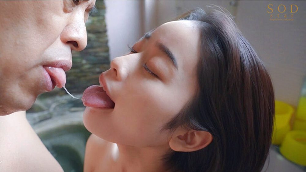 【いいなり温泉】スレンダー巨乳美少女を4P調教でハメまくり温泉旅行♪MINAMO